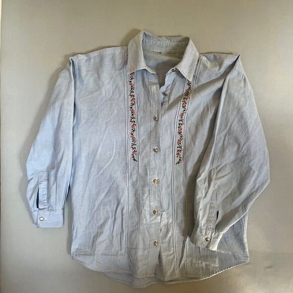 Light Blue Long Sleeved Shirt with Embroidery Design - No Tag Vintage - Picture 1 of 8